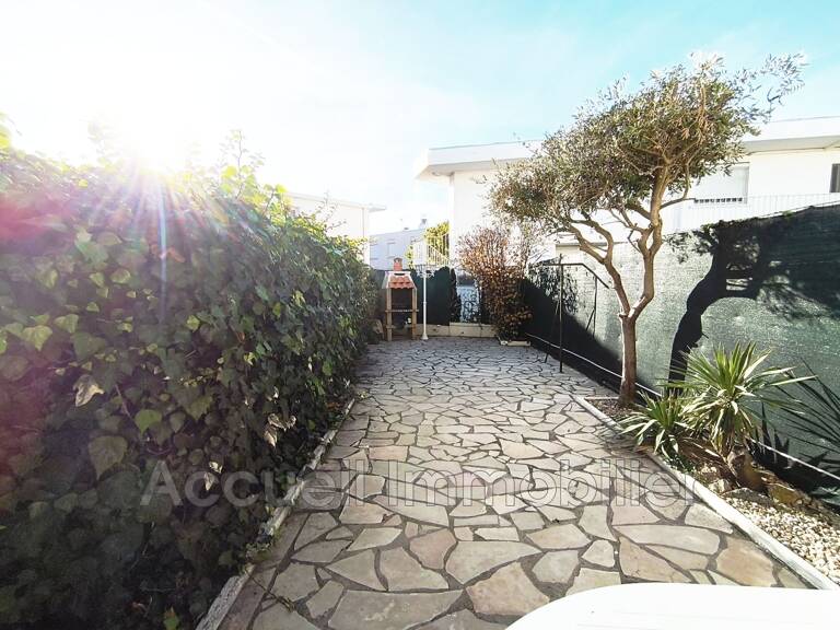 P2 traversant rez-de-jardin au calme exposé sud/ouest.<BR>Parking — photo 1