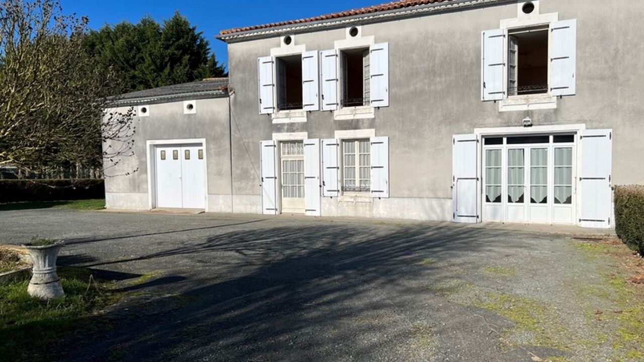 maison 6 pièces 160 m2 à vendre à Saint-Saturnin-du-Bois (17700)