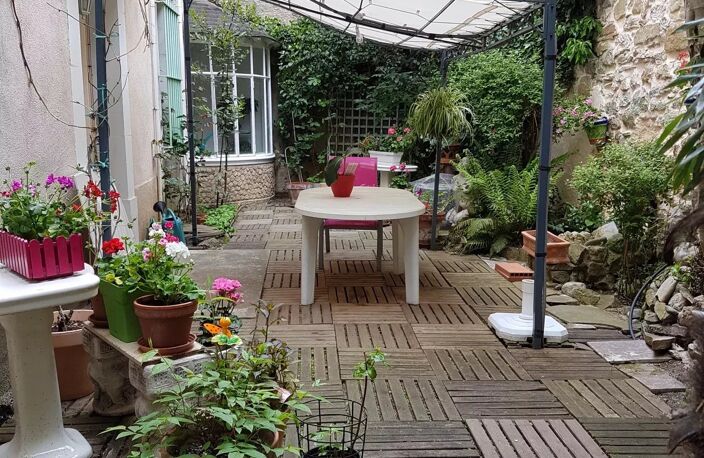 A vendre maison de caractère entièrement rénovée avec cour et ga — photo 2