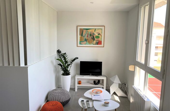 CHARMANT STUDIO MEUBLEE - GLEIZE — photo 2