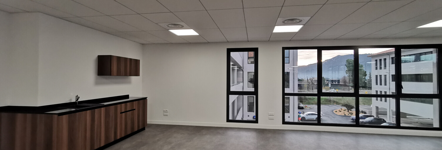 Bureau  182 m² à louer à Aubagne (13400)