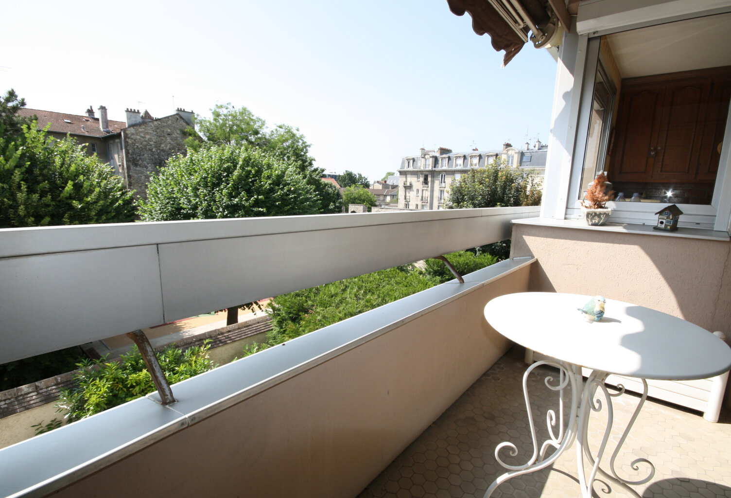 REIMS RUE VOLTAIRE bel appartement clair et agréable avec balcon et garage — photo 1