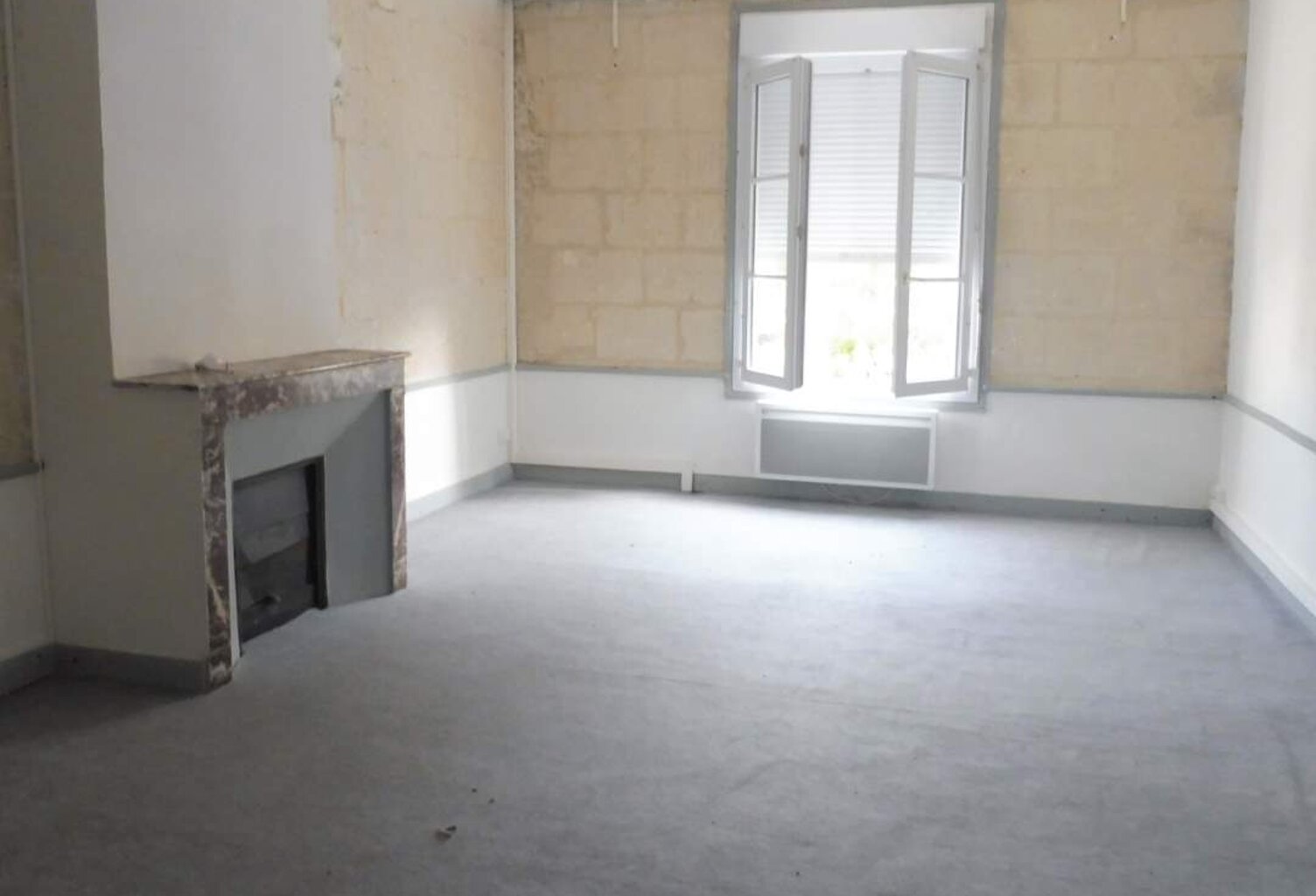 Vente commerce 3 pièces 97 m² Sainte-Maure-de-Touraine (37800) — photo 1
