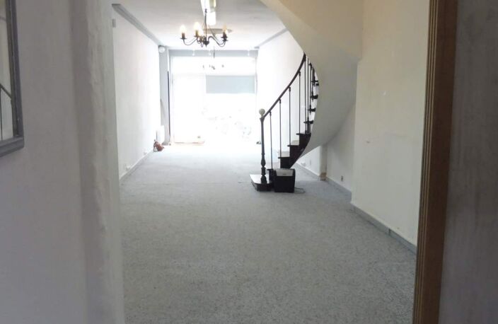 Vente commerce 3 pièces 97 m² Sainte-Maure-de-Touraine (37800) — photo 3