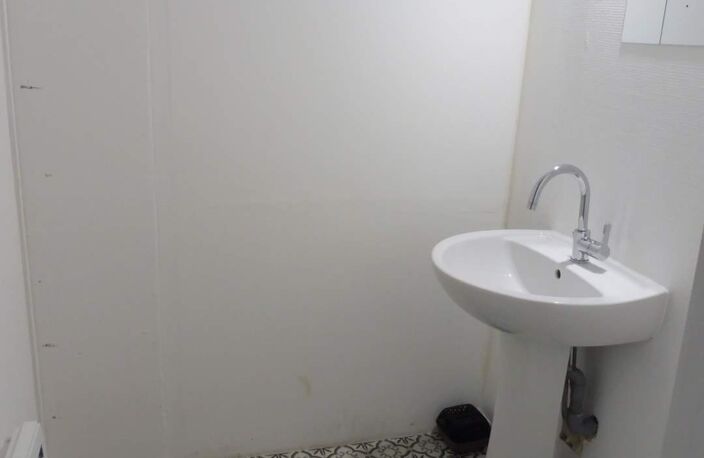 Vente commerce 3 pièces 97 m² Sainte-Maure-de-Touraine (37800) — photo 4