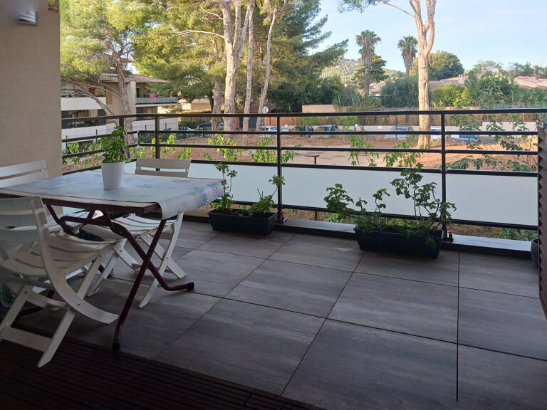 Appartement T3 avec parking et Terrasse sur Six fours les pl — photo 1