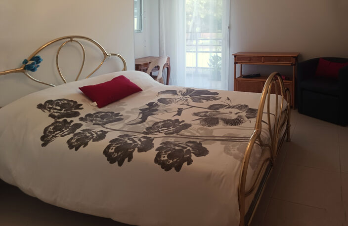 Appartement T3 avec parking et Terrasse sur Six fours les pl — photo 5