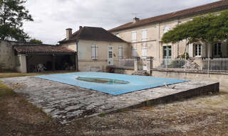 Maison 8 Pièces 307 m² à vendre à Genté (16130)