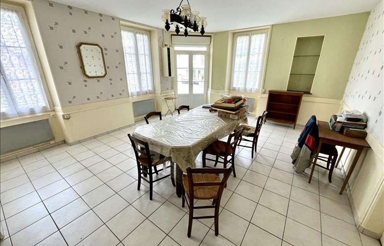 maison 7 pièces 145 m2 à vendre à Châteaumeillant (18370)