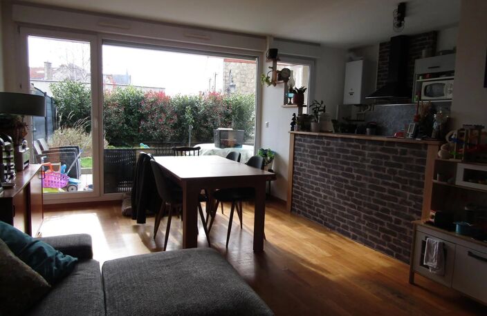 APPARTEMENT T 3 - TERRASSE - JARDIN - BOX — photo 3