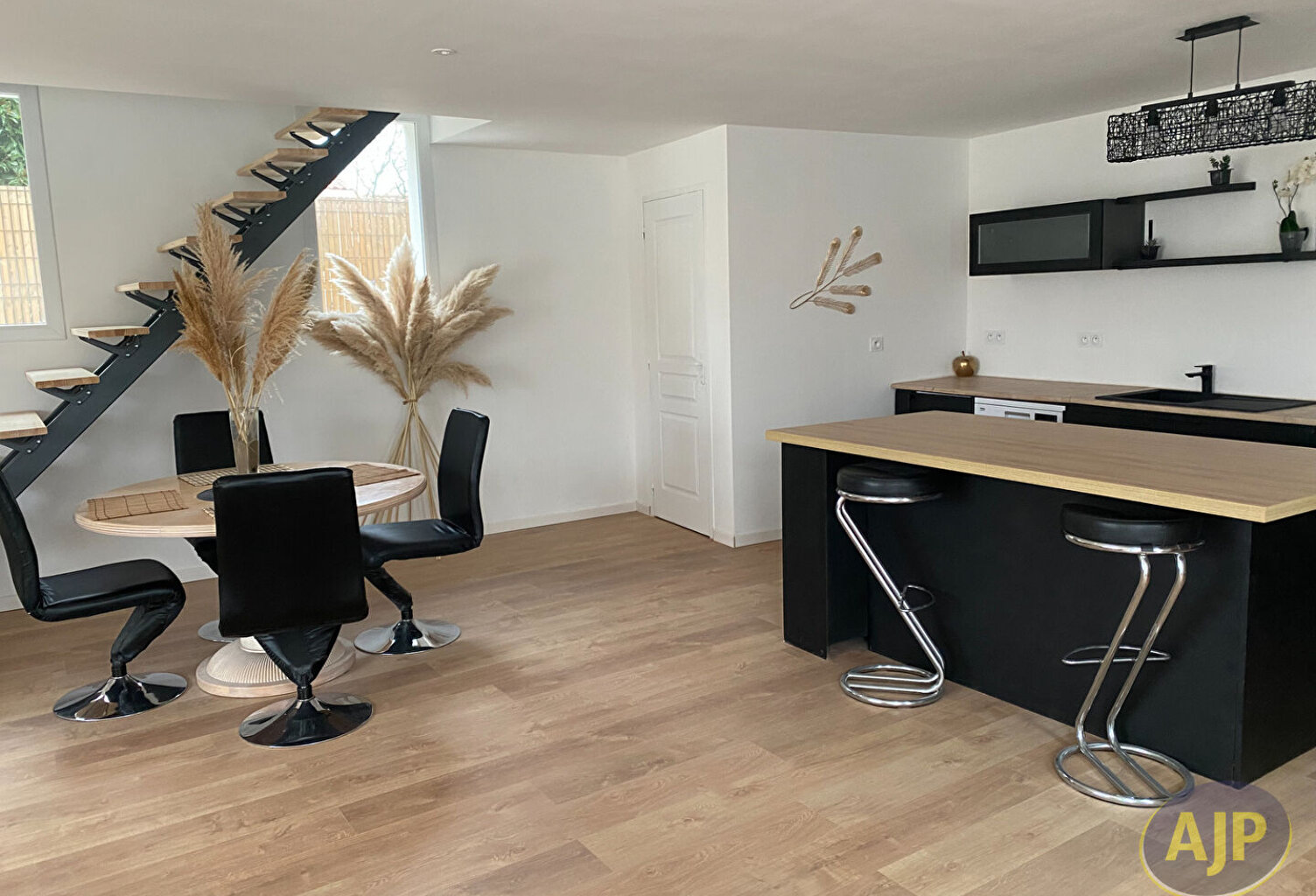 Maison Les Sables D Olonne 5 pièce(s) 110 m2 avec jardin. — photo 1