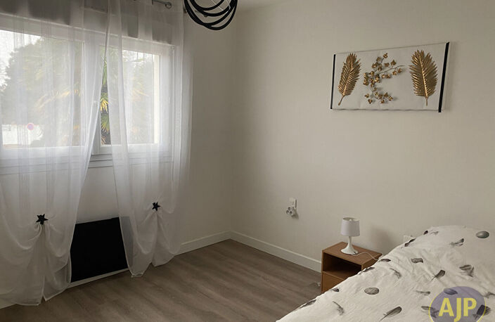 Maison Les Sables D Olonne 5 pièce(s) 110 m2 avec jardin. — photo 3