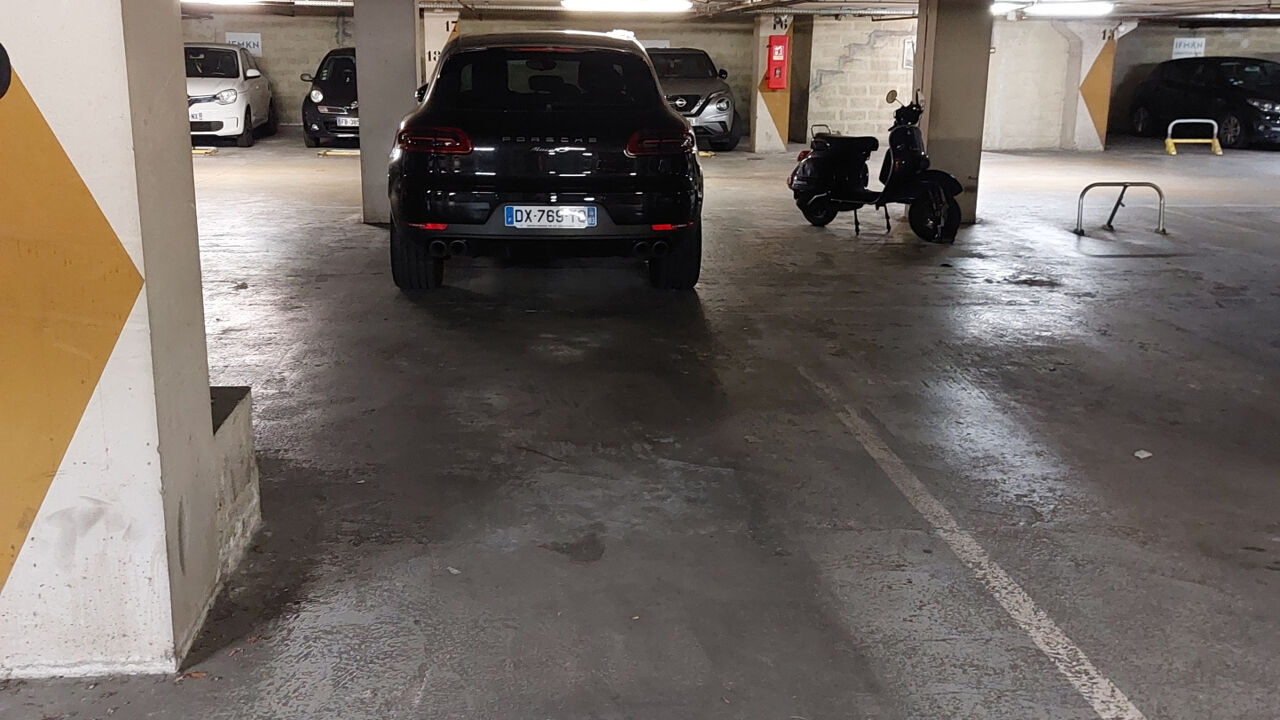 garage  pièces 11 m2 à vendre à Nice (06300)