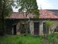 À vendre sur Vic-Fezensac, Gers: Maison à rénover entièrement (sauf la toiture qui est neuve) avec jardin et grand garage, proche des commodités — photo 3