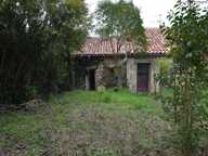 À vendre sur Vic-Fezensac, Gers: Maison à rénover entièrement (sauf la toiture qui est neuve) avec jardin et grand garage, proche des commodités — photo 4