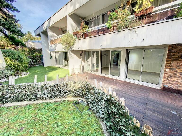 Appartement avec jardin et terrasse — photo 1