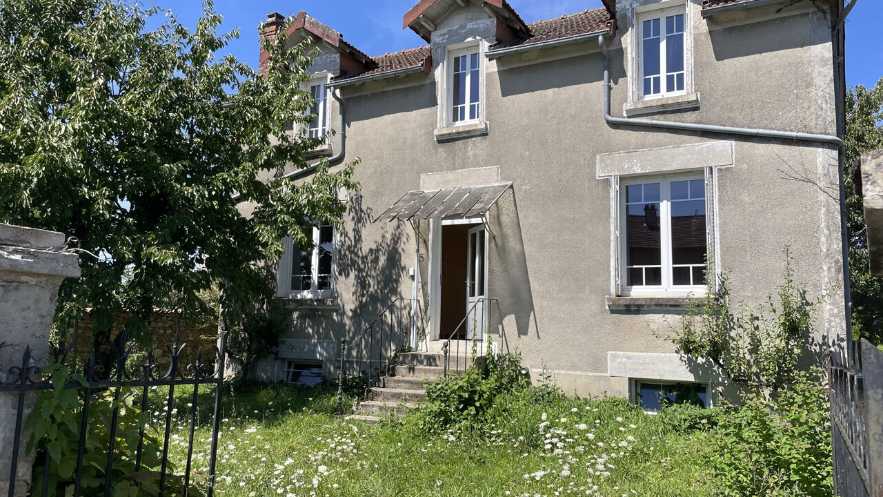 maison 5 pièces 117 m2 à vendre à Saint-Léonard-de-Noblat (87400)