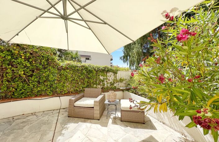 2 PIECES - TERRASSE ENSOLEILLEE - BEAULIEU — photo 2