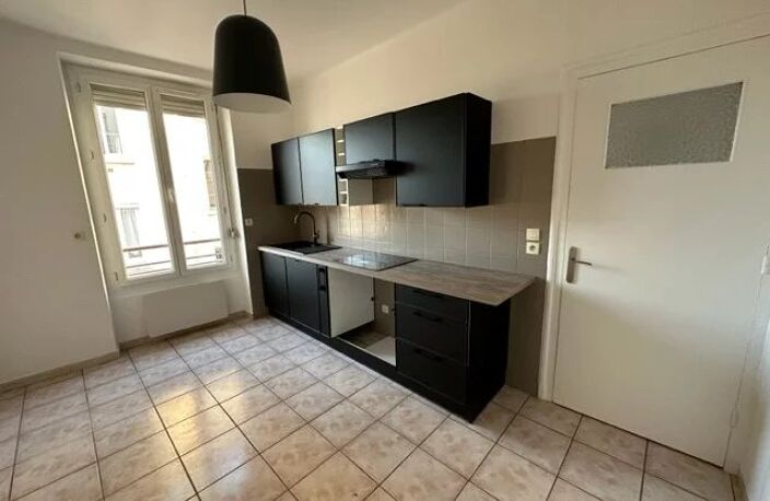 Grand T2 meublé entièrement rénové à Lyon 6ème — photo 2