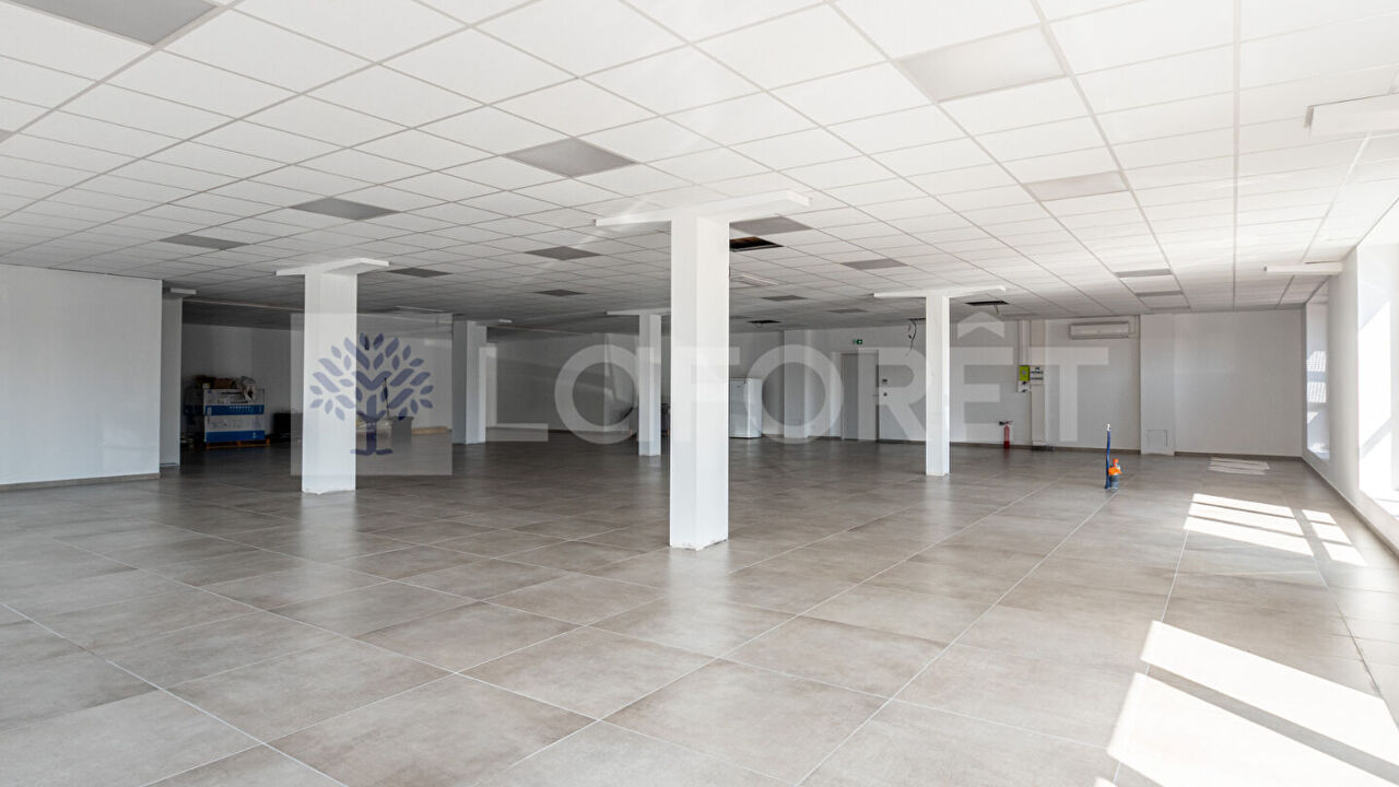 commerce  pièces 300 m2 à louer à Sillingy (74330)