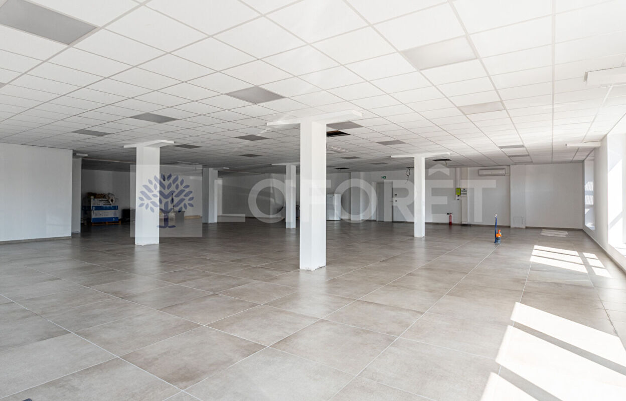 commerce  pièces 300 m2 à louer à Sillingy (74330)