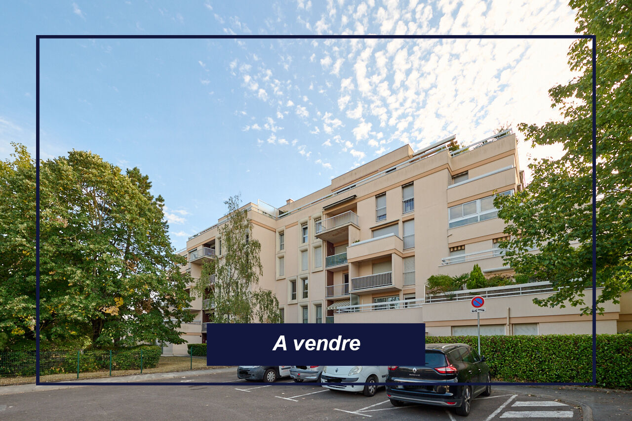 Vente Appartement 87 m² à Fontaine-Lès-Dijon 243 800 €