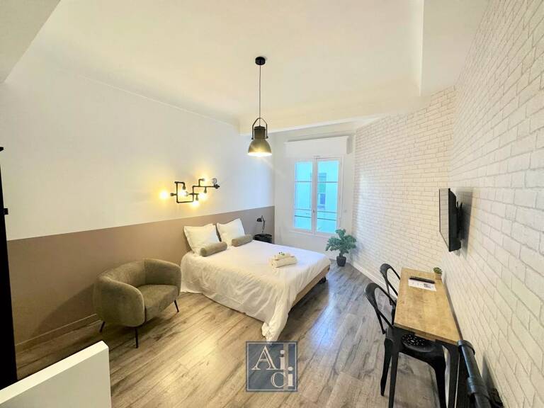 Cannes rue des Serbes. Studio meublé — photo 1