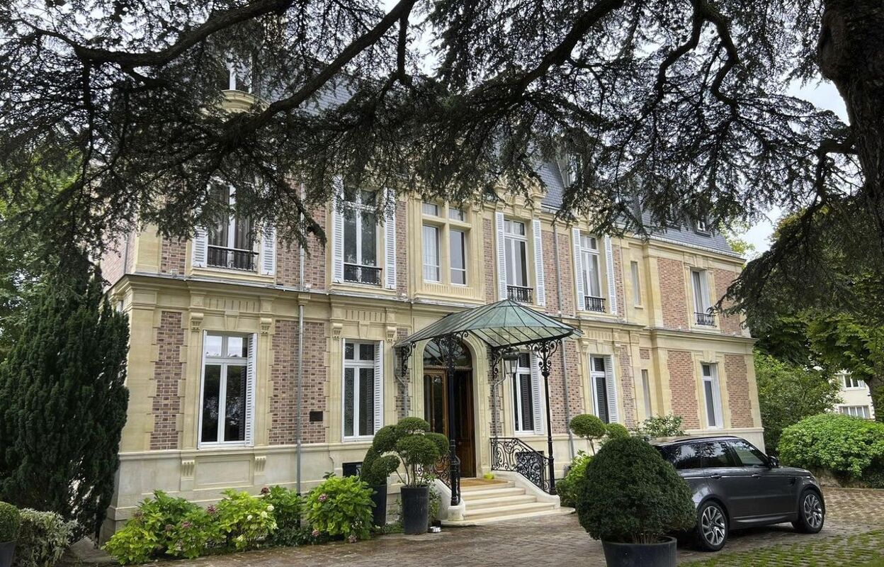 maison 20 pièces 1000 m2 à louer à Croissy-sur-Seine (78290)