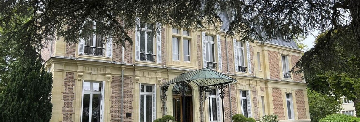 Maison 20 Pièces 1000 m² à louer à Croissy-sur-Seine (78290)