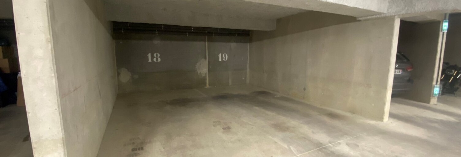 Garage   m² à louer à Saint-Gély-du-Fesc (34980)