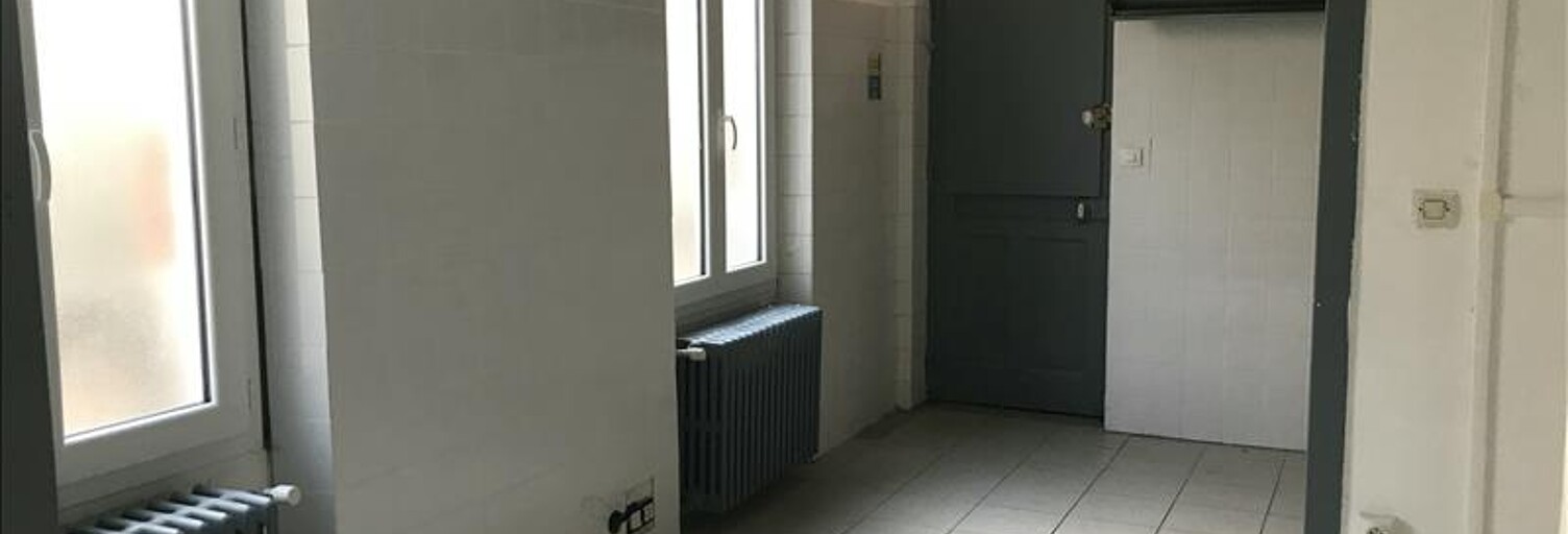 Immeuble   m² à vendre à Saint-Amand-Montrond (18200)