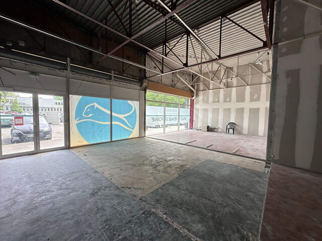 Pau secteur facultés - Locaux commerciaux 180m² — photo du bien