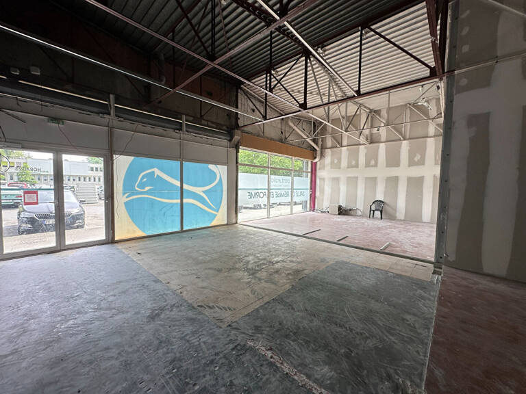 Pau secteur facultés - Locaux commerciaux 180m² — photo 1