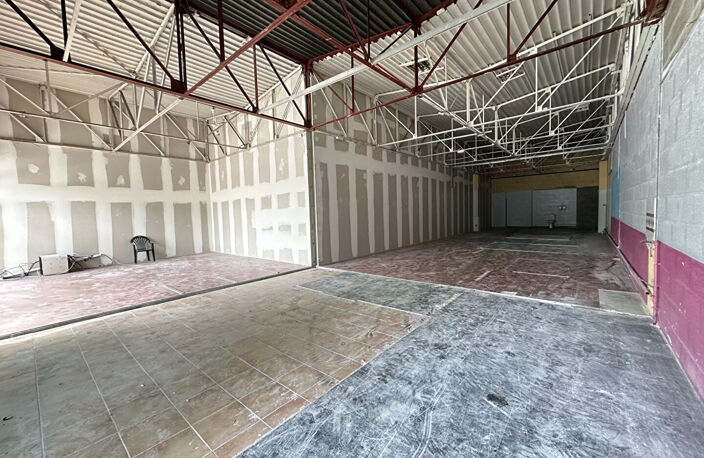 Pau secteur facultés - Locaux commerciaux 180m² — photo 2