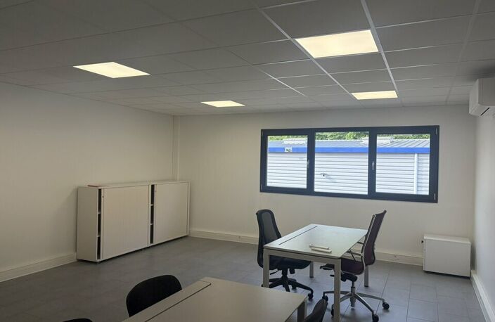 LOCAL D'ACTIVITE - ATELIER à LOUER — photo 2