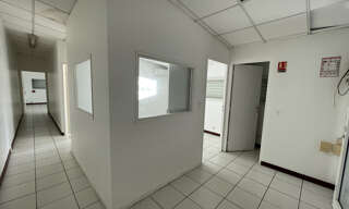 Commerce  75 m² à louer à Baie-Mahault (97122)