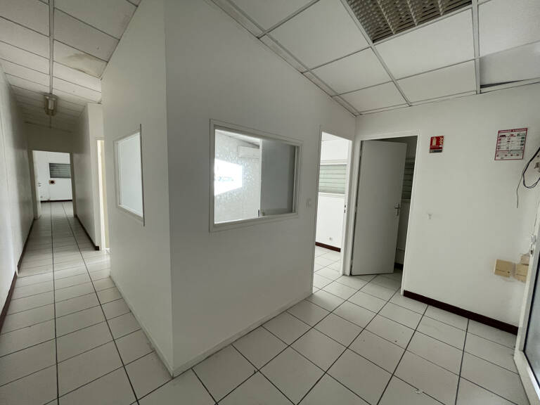 LOCAL DE 75M2 MOUDONG SUD — photo 1