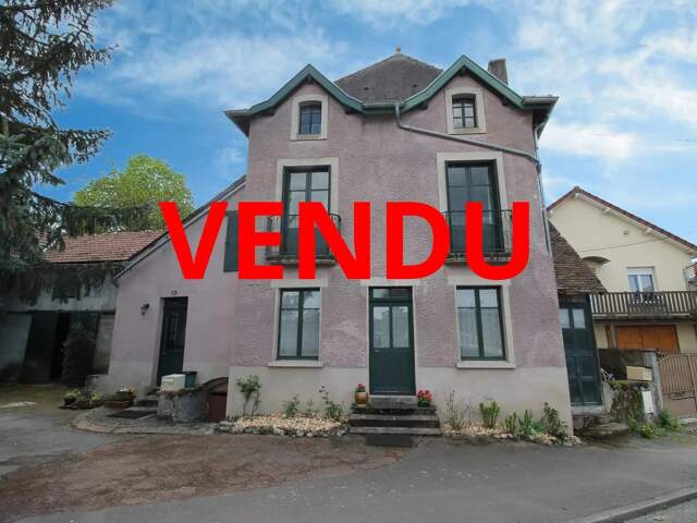 Maison de village avec histoire à vendre à Toulon-sur-Arroux — photo du bien