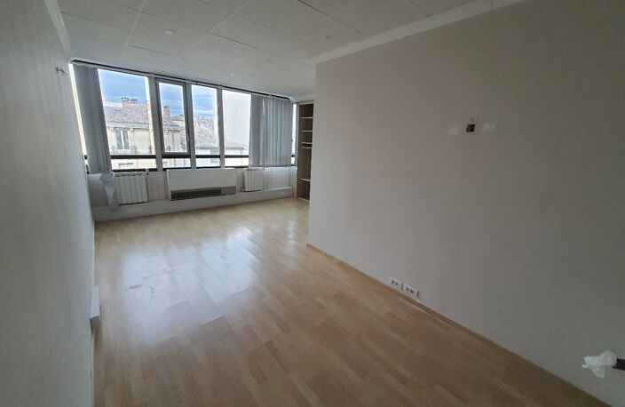 Bureau — photo 2