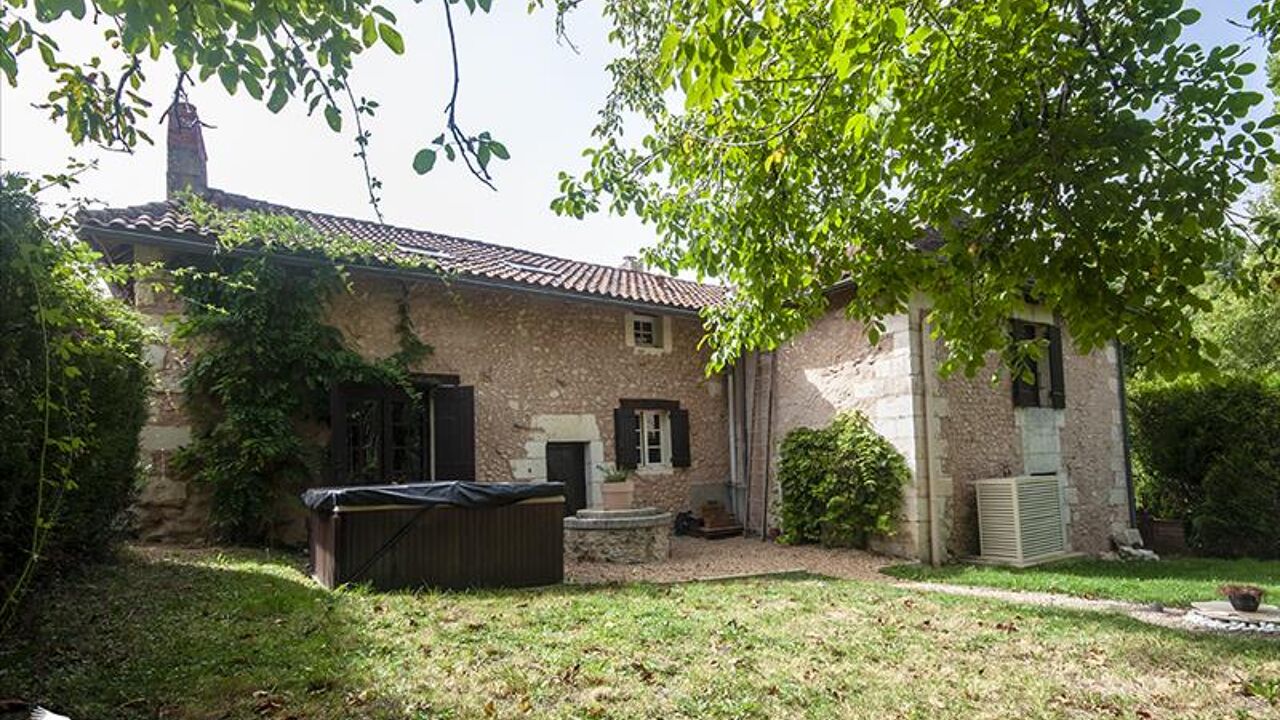 maison 3 pièces 143 m2 à vendre à Saint-Sulpice-de-Roumagnac (24600)