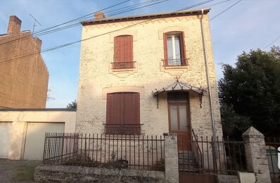 vente maison 54 000 € à proximité de La Capelle (02260)
