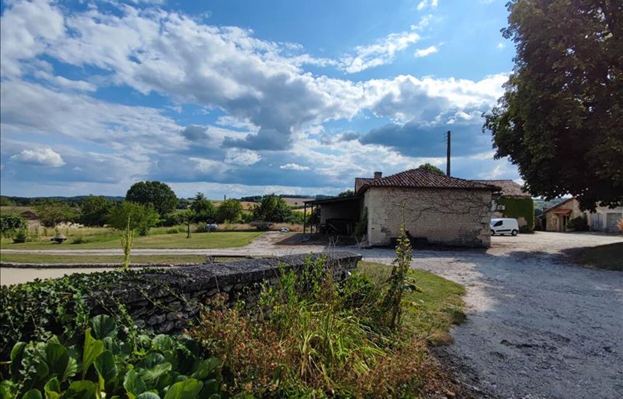 maison 16 pièces 447 m2 à vendre à Châtignac (16480)