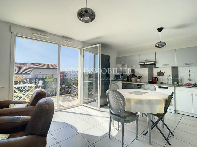 Craponne : appartement dernier étage avec balcon à acheter — photo du bien