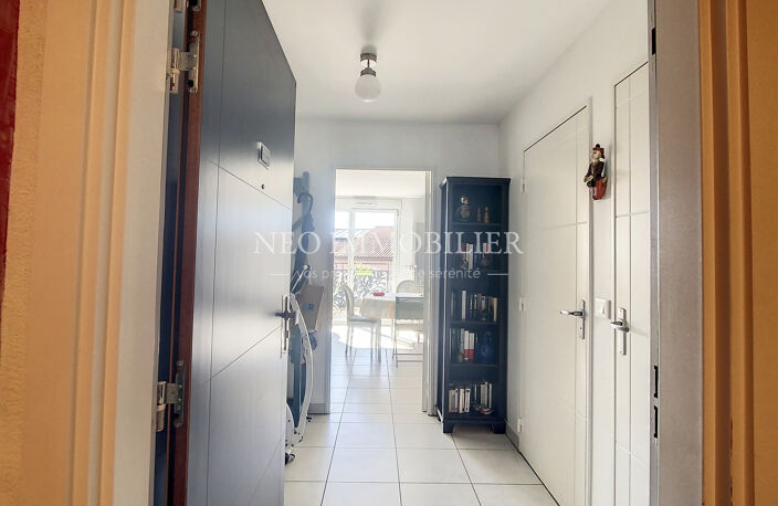 Craponne : appartement dernier étage avec balcon à acheter — photo 2