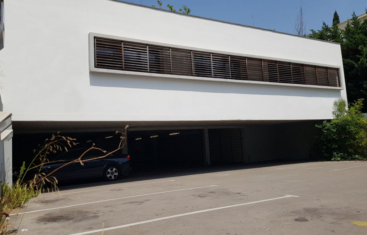 immeuble  pièces 300 m2 à vendre à Montpellier (34070)