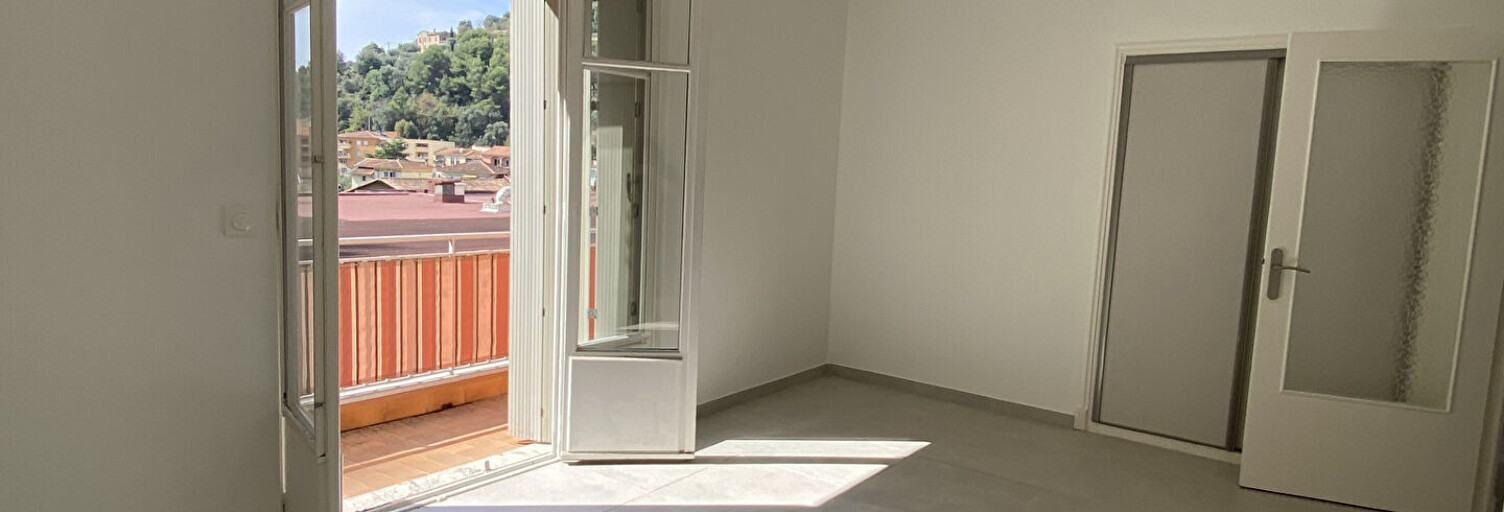 Appartement 3 Pièces 74 m² à louer à Saint-André-de-la-Roche (06730)