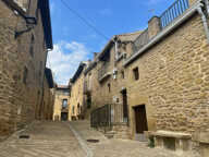 MAISON MITOYENNE SITUEE DANS LE VILLAGE ESPAGNOL D'UJUE — photo 3