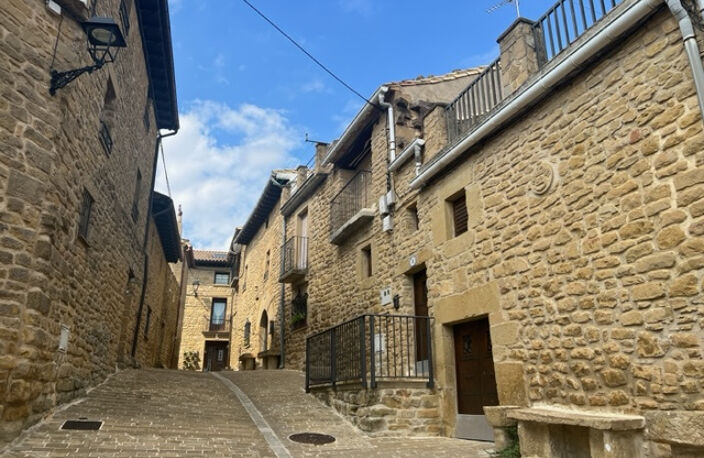 MAISON MITOYENNE SITUEE DANS LE VILLAGE ESPAGNOL D'UJUE — photo 3
