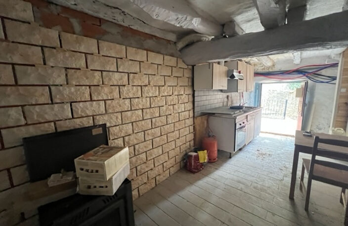 MAISON MITOYENNE SITUEE DANS LE VILLAGE ESPAGNOL D'UJUE — photo 4