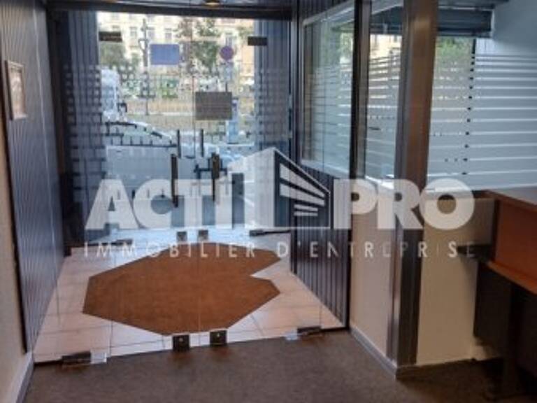 Bureaux à louer — photo 1